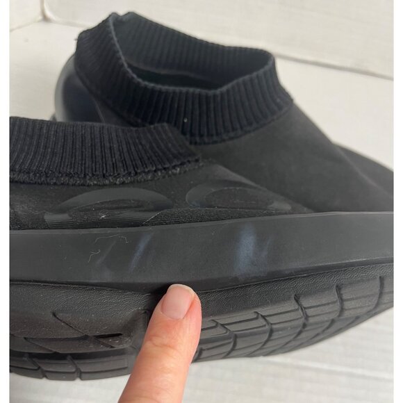 Oofos OOMG eeZee Mens Size 9.5 Black Slip-On Recovery Shoes With Comfort Foam - Picture 11 of 11